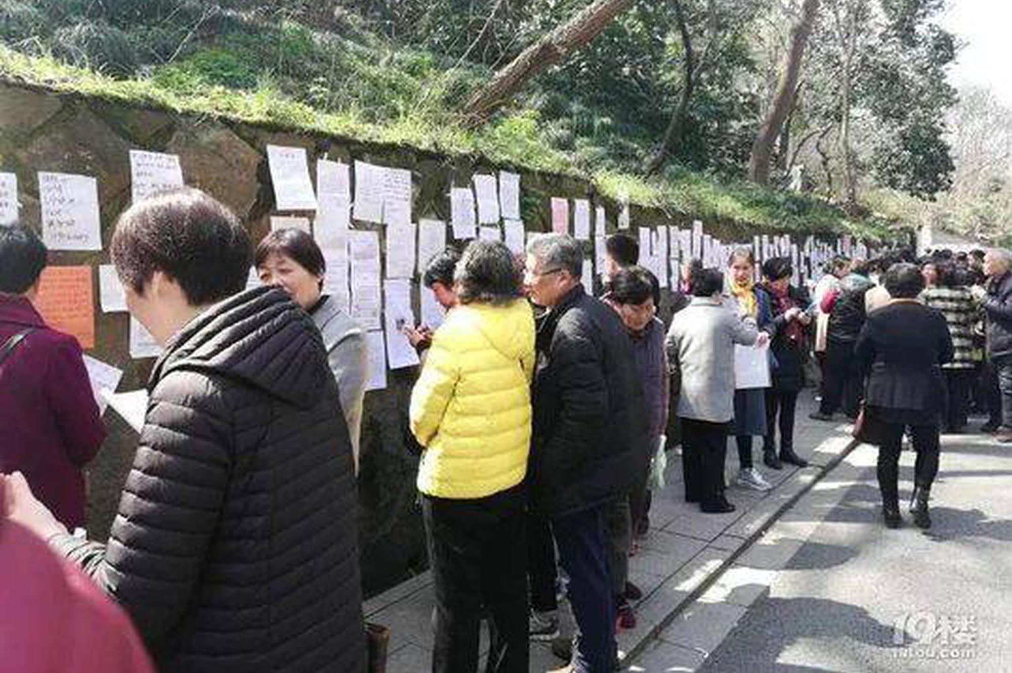 【91吃瓜網黃色】丟球了說了一句罵了隔壁我草
