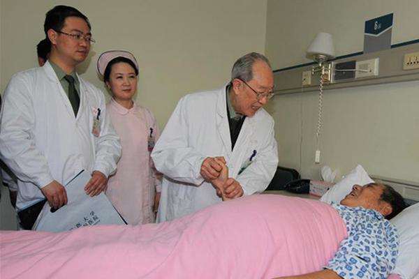 【17一起吃瓜網官網】麻疹出疹或呼吸道癥狀