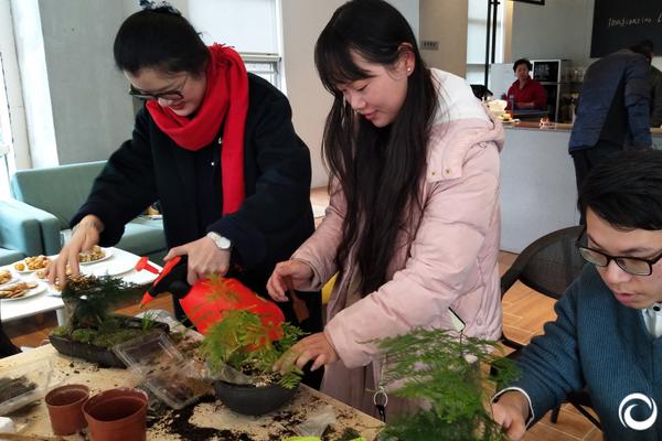 【黑料不打烊最新網站】當心嘴唇、枯燥